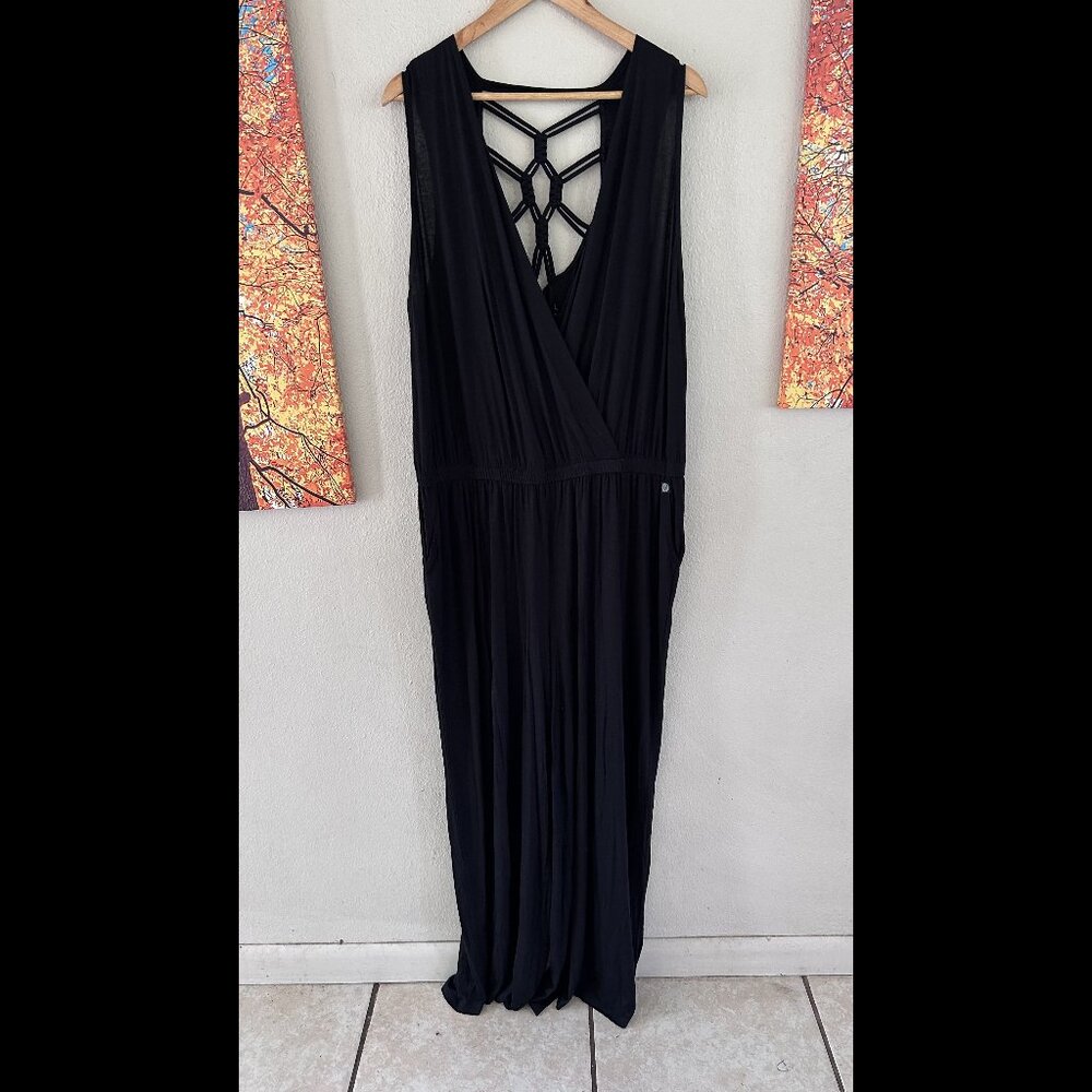 LIVI Black Sleeveless Jumpsuit with Strappy Back – Size 14/16